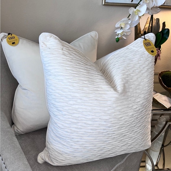 1-NWT CALLISTO HOME DECORATIVE THROW PILLOW (Read description details) - Picture 6 of 15